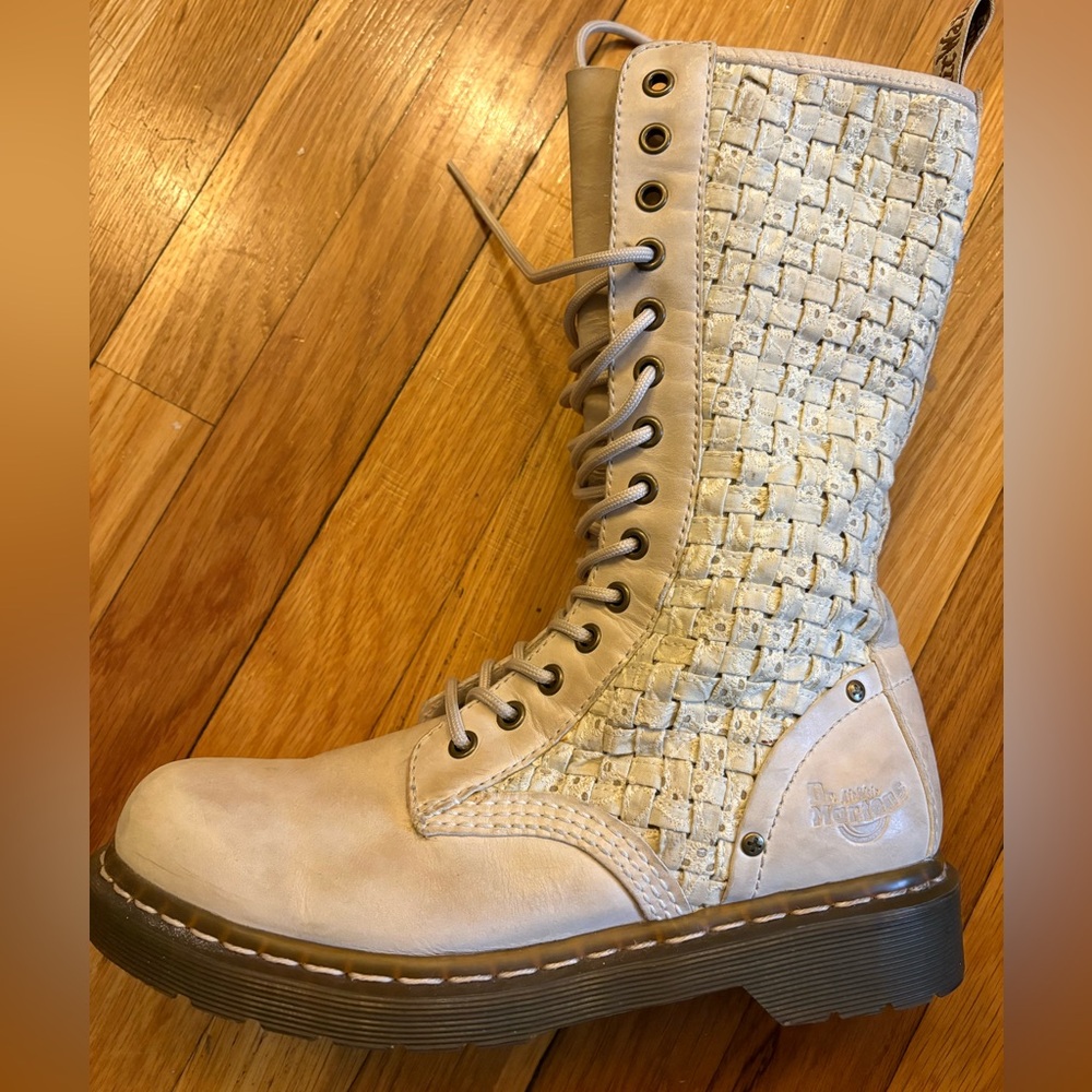 Dr. Martens Women's Mala Lace Up Cream 1914 boots Size 9 - Picture 3 of 9